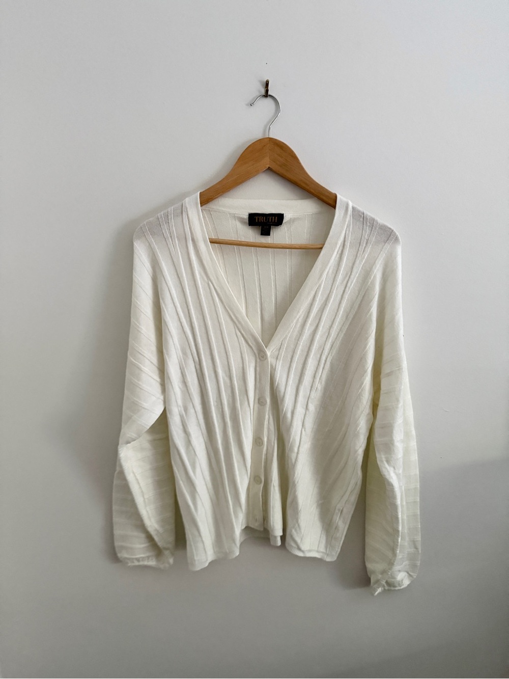 Truth • Cream V-Neck Button Front Knit Cardigan